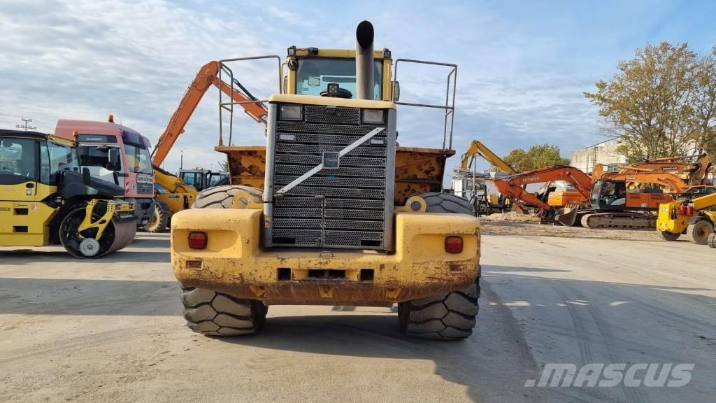 Volvo L 220 D Iekrāvēji uz riteņiem