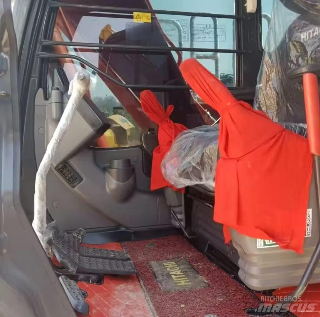 Hitachi ZX 120 Kāpurķēžu ekskavatori