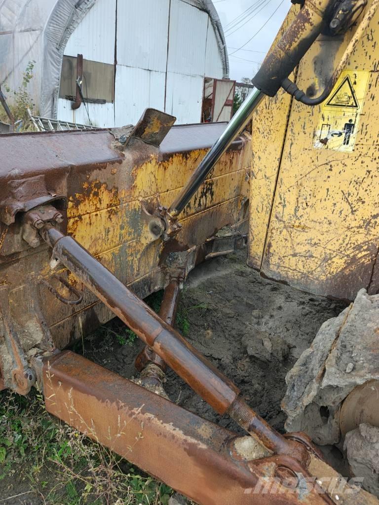 Komatsu DX 65EX-15 Kāpurķēžu buldozeri