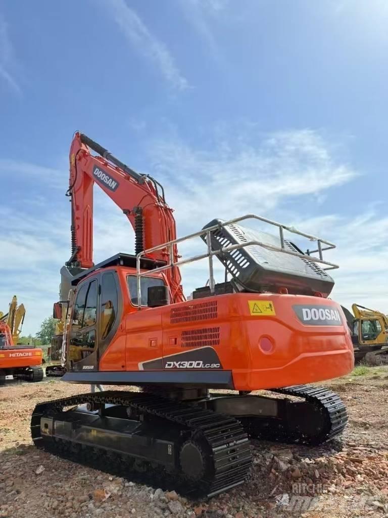 Doosan DX300LC-9C Kāpurķēžu ekskavatori