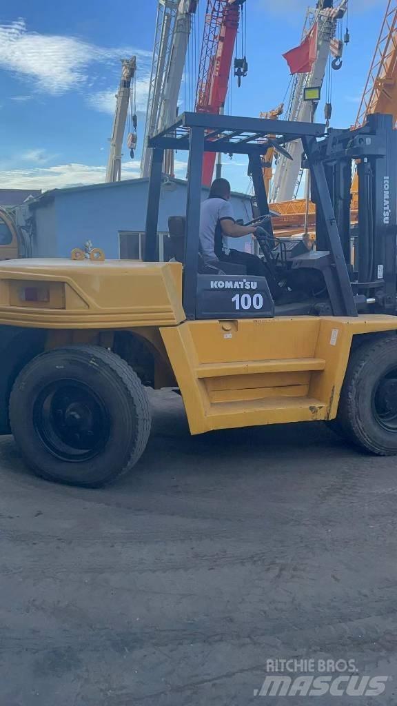 Komatsu 10 Ton Tehnika ar dīzeļa dzinēju