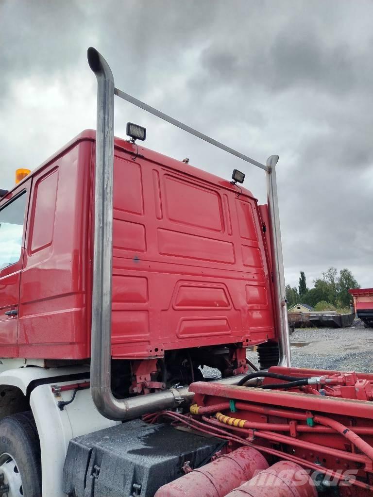 Scania 143 H Treileri ar āķi