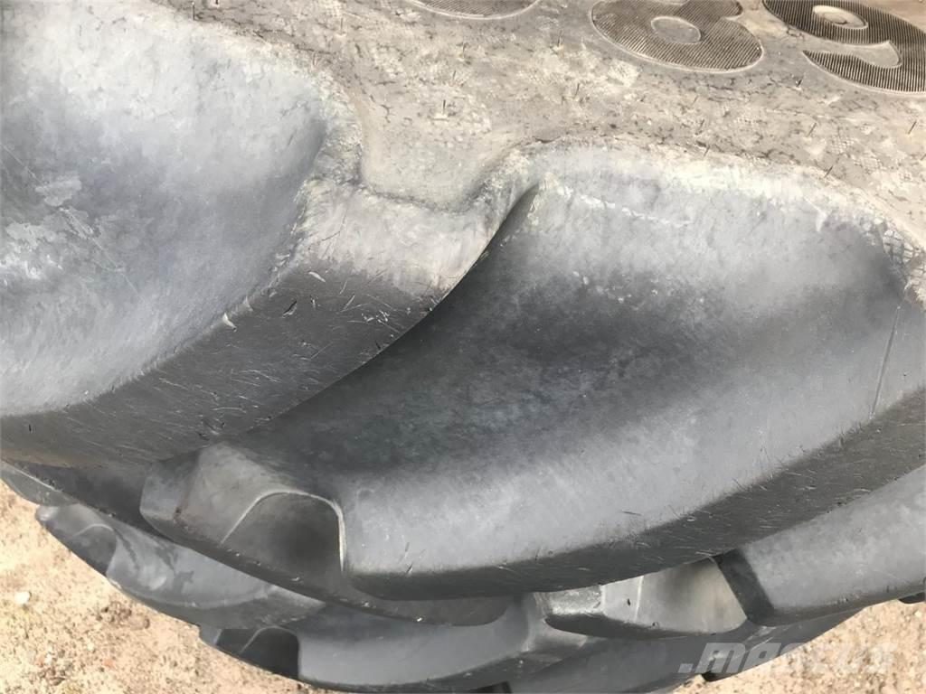 Mitas 680/80R42 Riepas, riteņi un diski