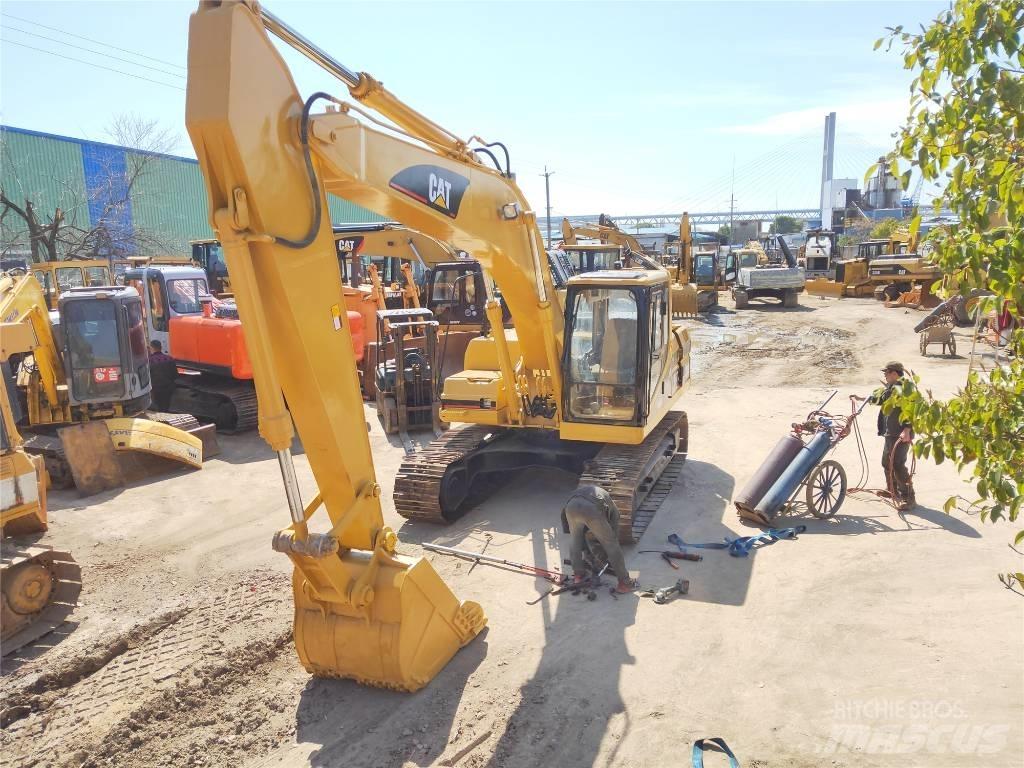 CAT 320B Kāpurķēžu ekskavatori