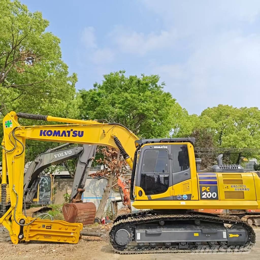 Komatsu PC 200 Kāpurķēžu ekskavatori