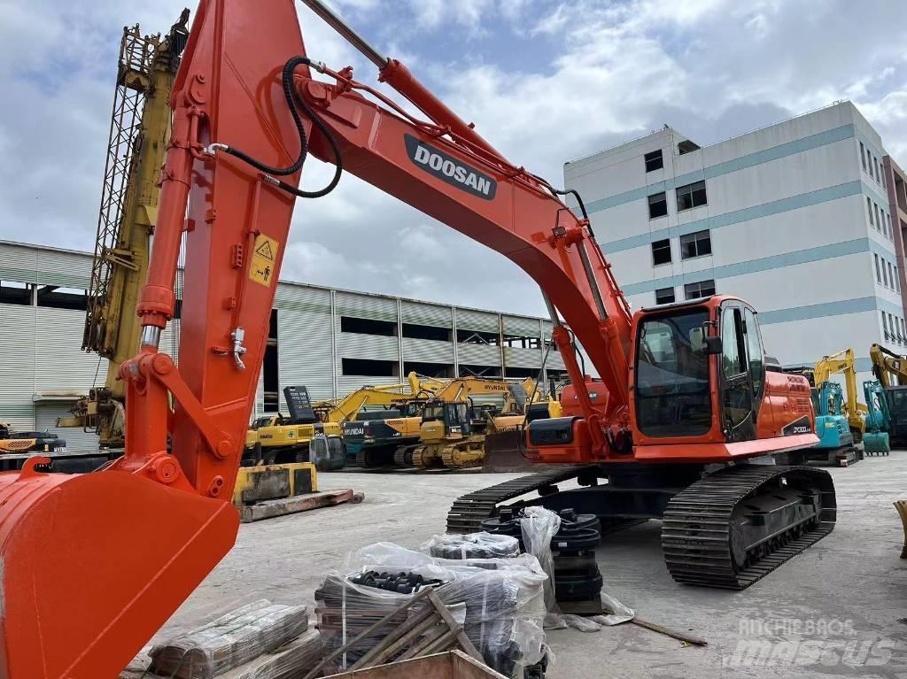 Doosan DX 300 Kāpurķēžu ekskavatori