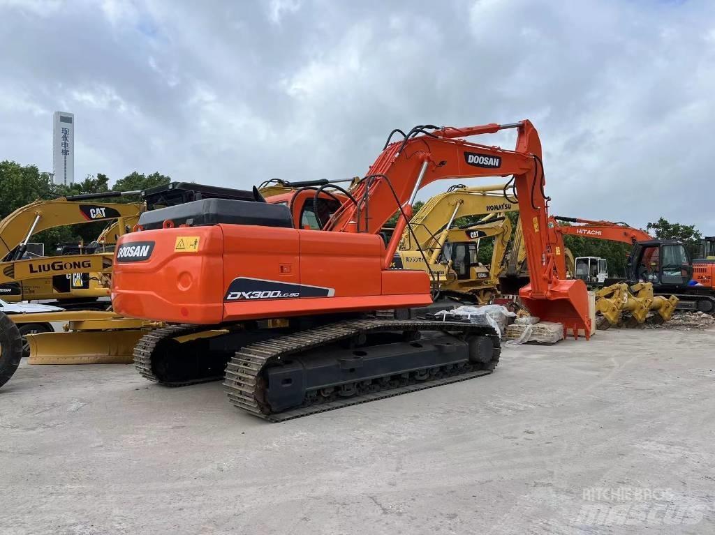 Doosan DX 300 Kāpurķēžu ekskavatori