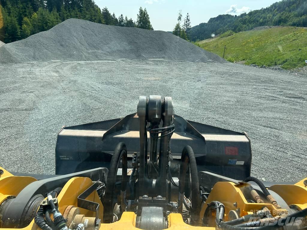 Volvo L 180 H Iekrāvēji uz riteņiem