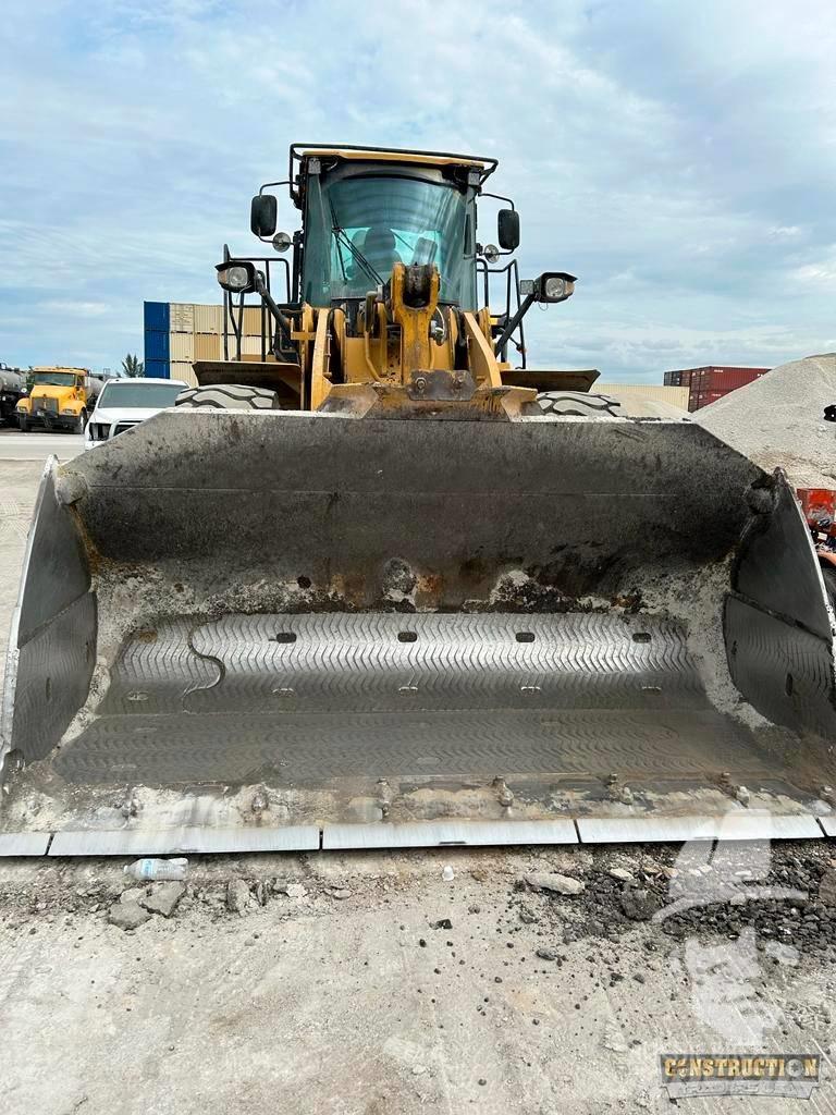 CAT 966 K Iekrāvēji uz riteņiem