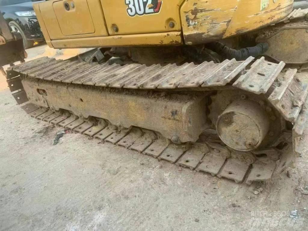 CAT 302 Mini ekskavatori < 7 t
