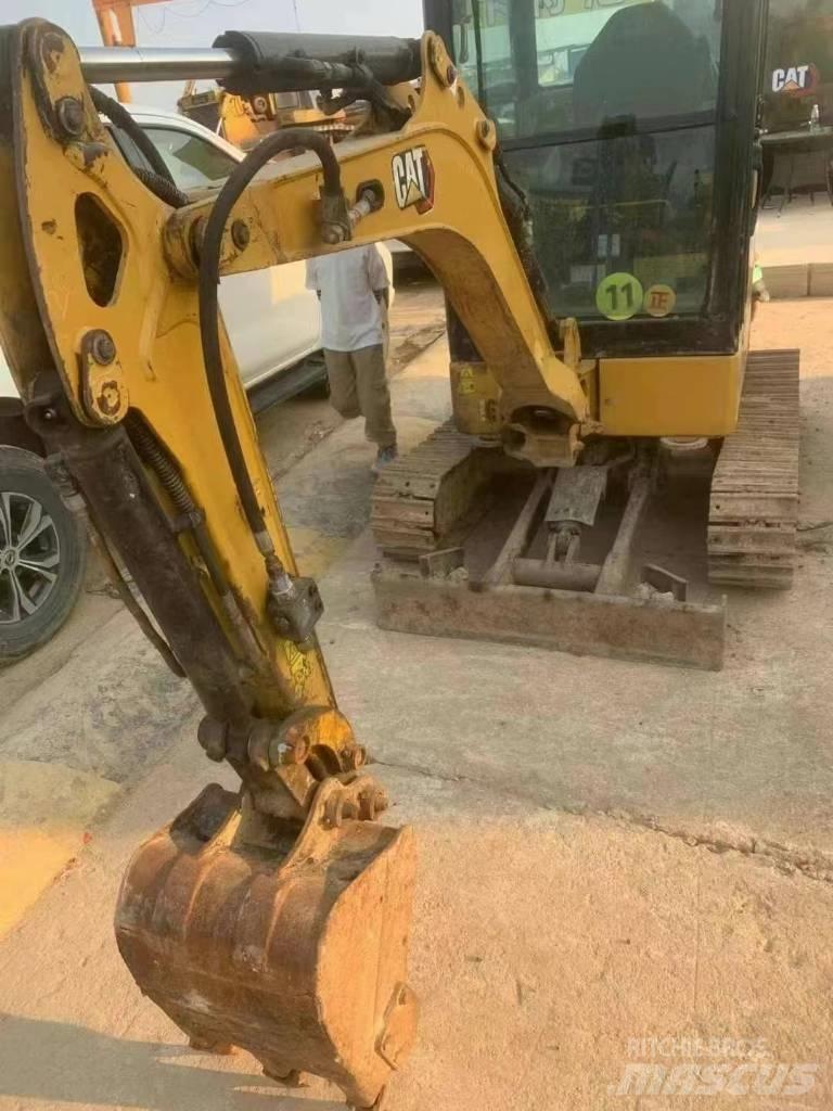 CAT 302 Mini ekskavatori < 7 t