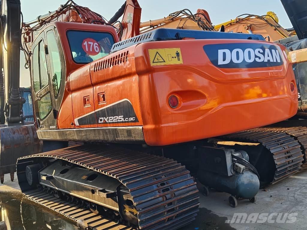 Doosan DX 225 LC-9C Kāpurķēžu ekskavatori