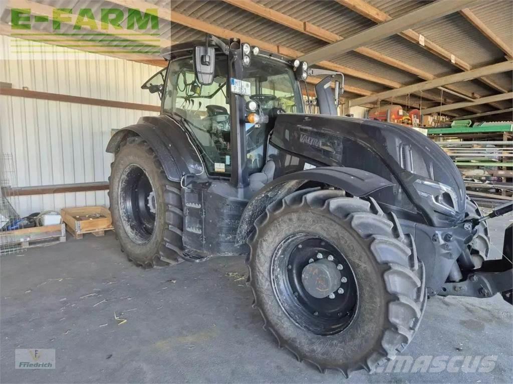 Valtra t235a Traktori