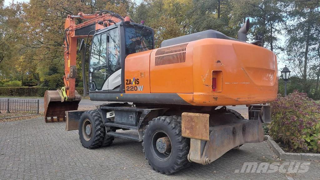 Hitachi ZX220W-5B Ekskavatori uz riteņiem