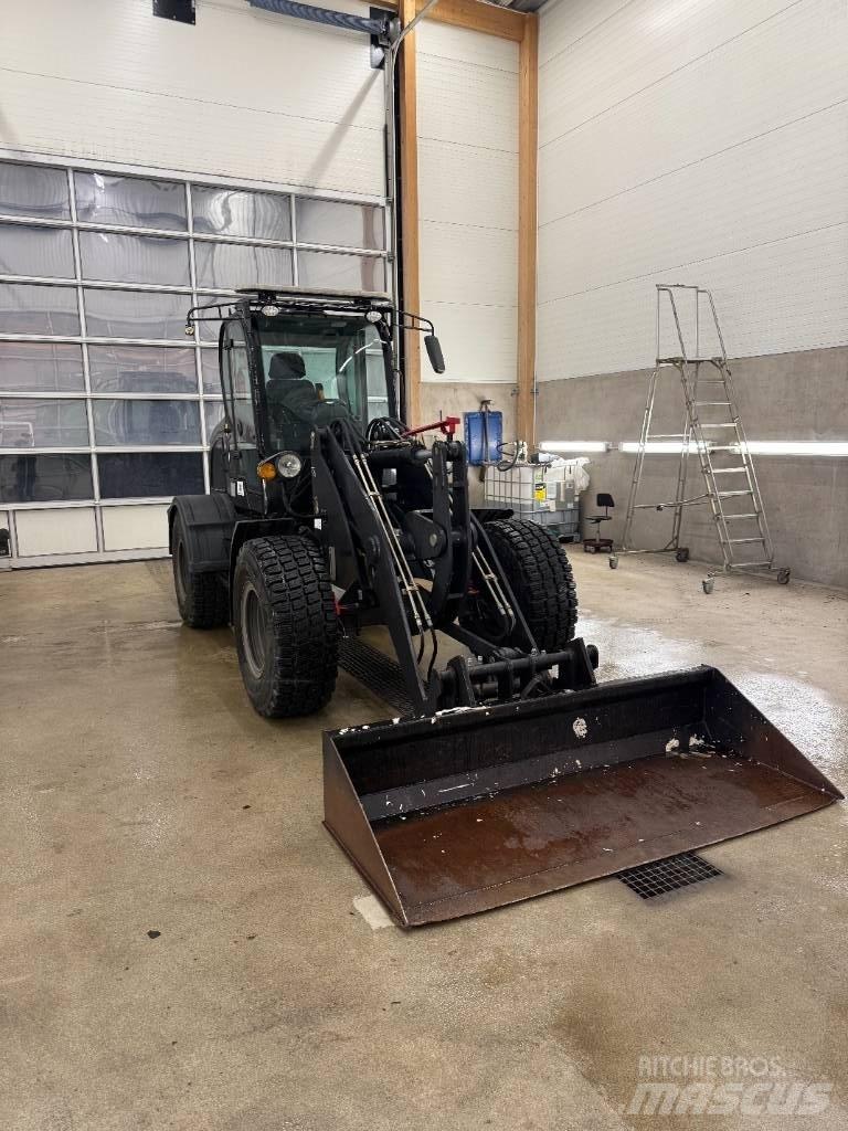  D-Machine  2550 Iekrāvēji uz riteņiem