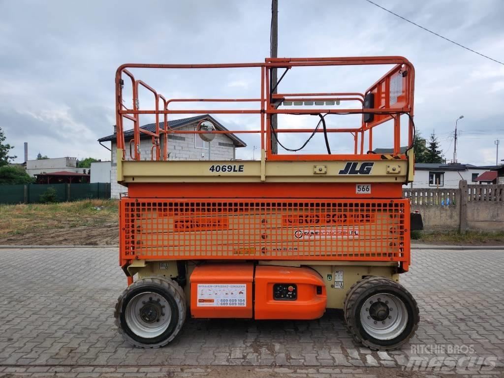 JLG E 4069 LE Šķerveida pacēlāji