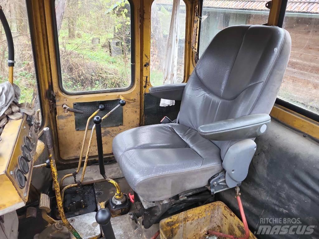 Chtz T 130 Kāpurķēžu buldozeri