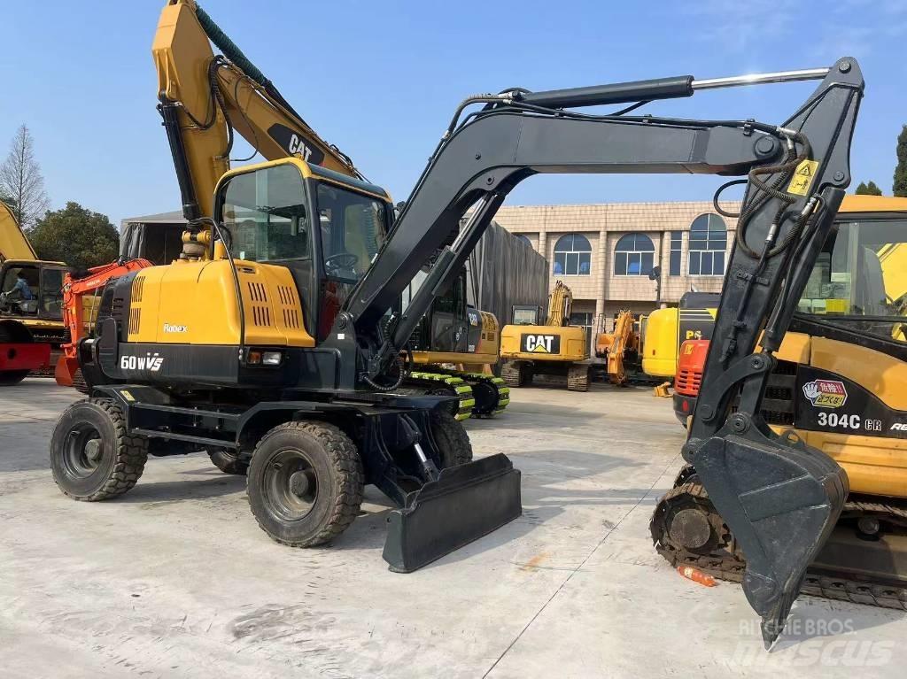 Hyundai R60W-9 Ekskavatori uz riteņiem