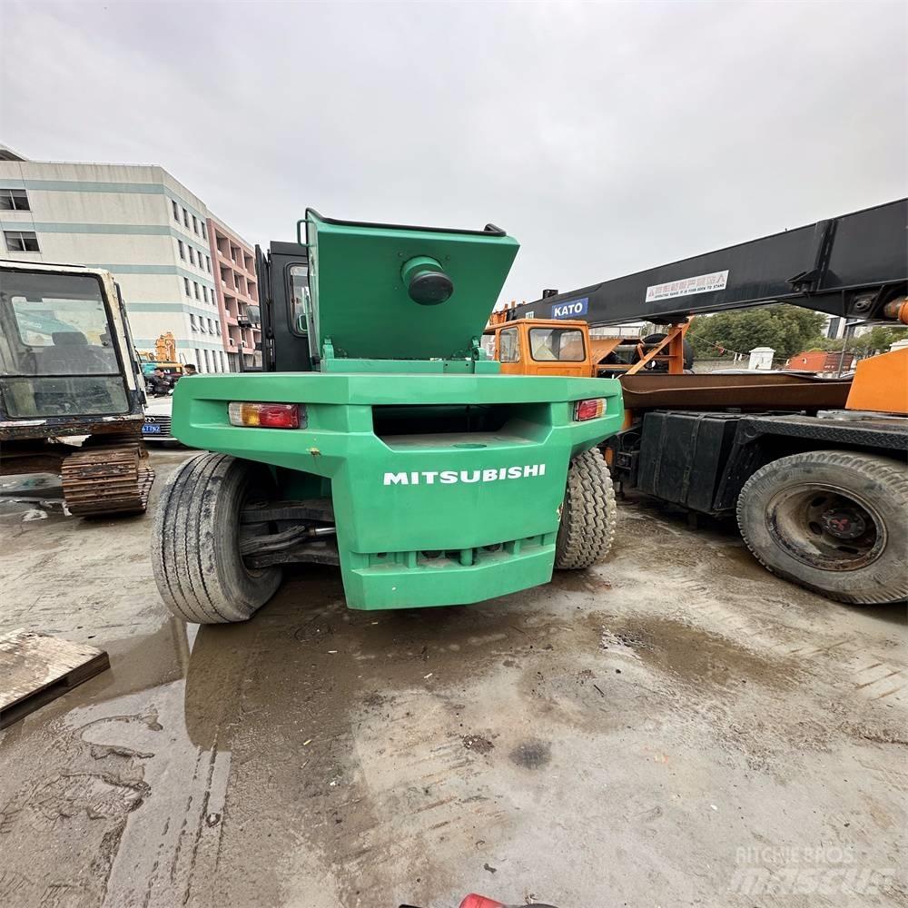 Mitsubishi FD160 Tehnika ar dīzeļa dzinēju