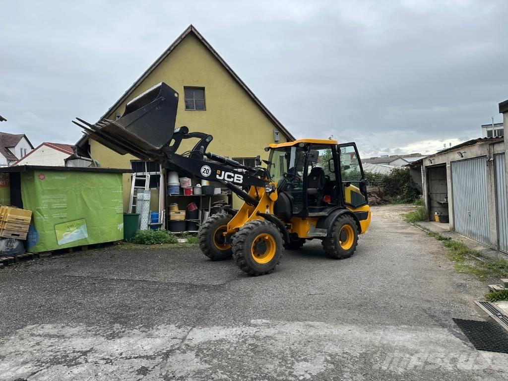 JCB 406 T 4 Iekrāvēji uz riteņiem