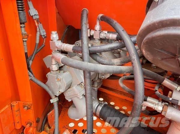 Hitachi Zaxis 70 Kāpurķēžu ekskavatori