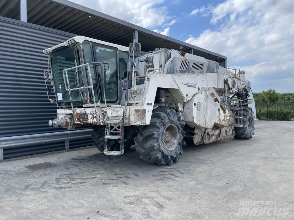 Wirtgen WR 240I Asfalta savācējs