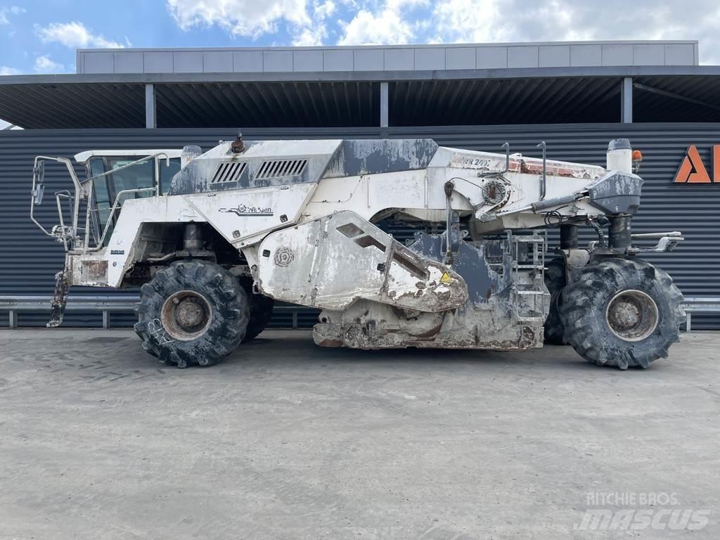 Wirtgen WR 240I Asfalta savācējs