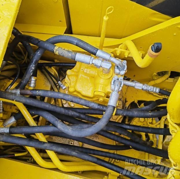 Komatsu PC220-8 Kāpurķēžu ekskavatori