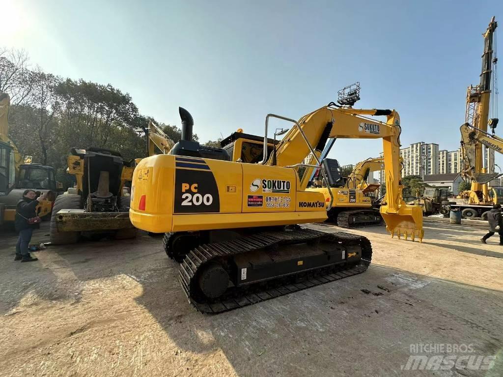 Komatsu PC 200 Kāpurķēžu ekskavatori