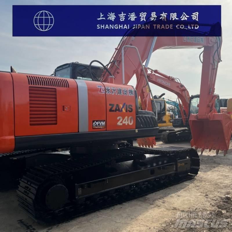 Hitachi ZX 240 Kāpurķēžu ekskavatori