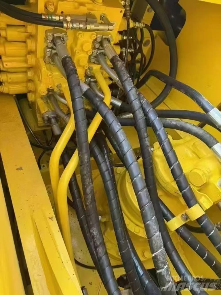 Komatsu PC 240 Kāpurķēžu ekskavatori