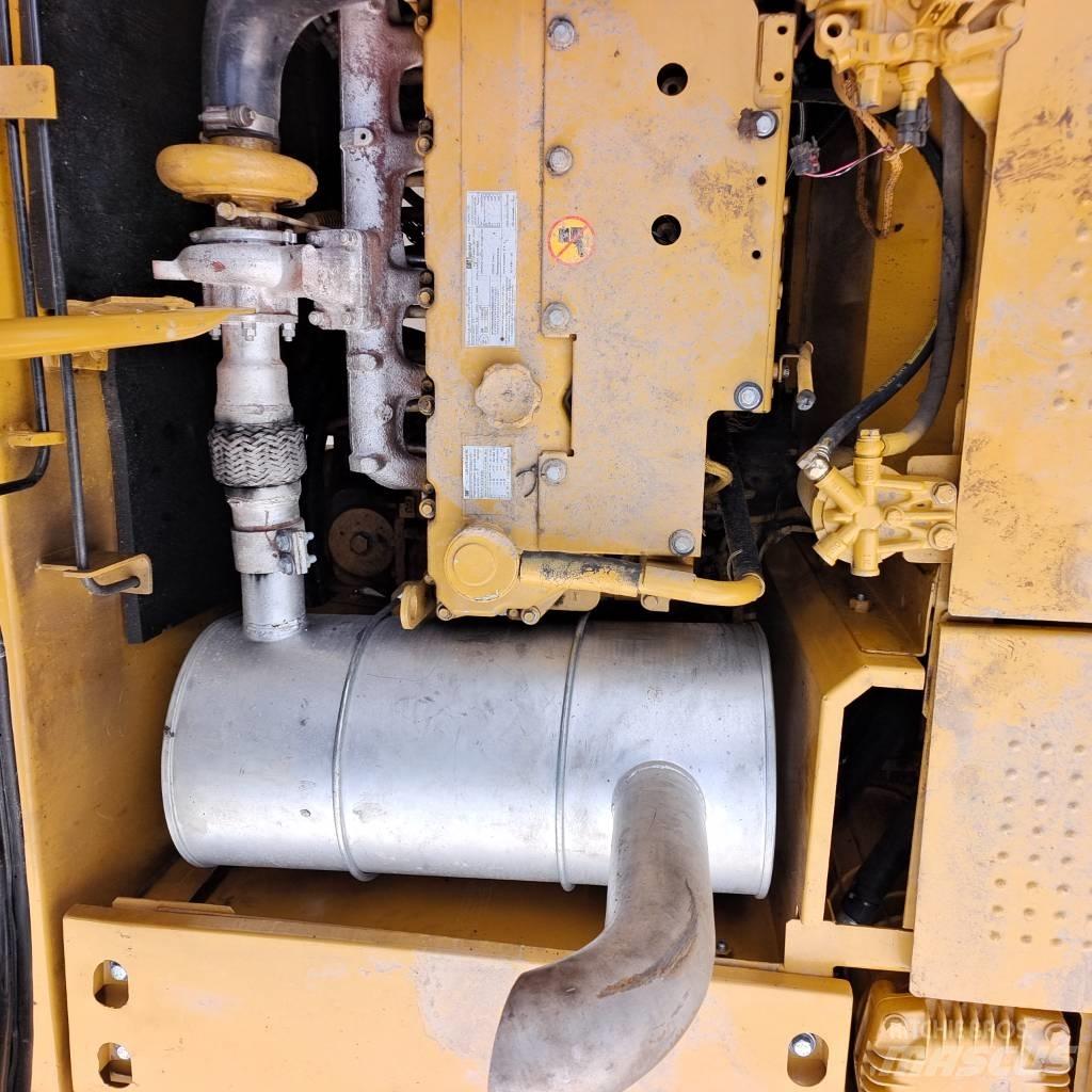 CAT 320D Kāpurķēžu ekskavatori