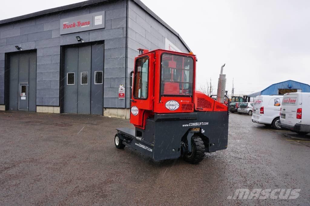 Combilift C4000 Četru virzienu krāvēji