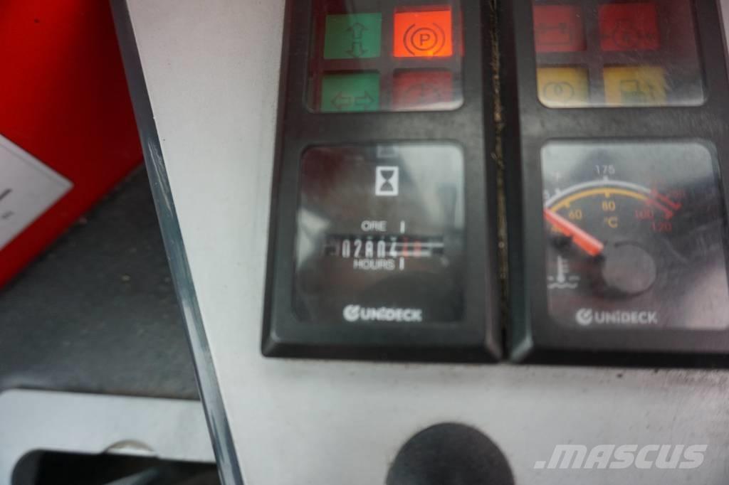 Combilift C4000 Četru virzienu krāvēji
