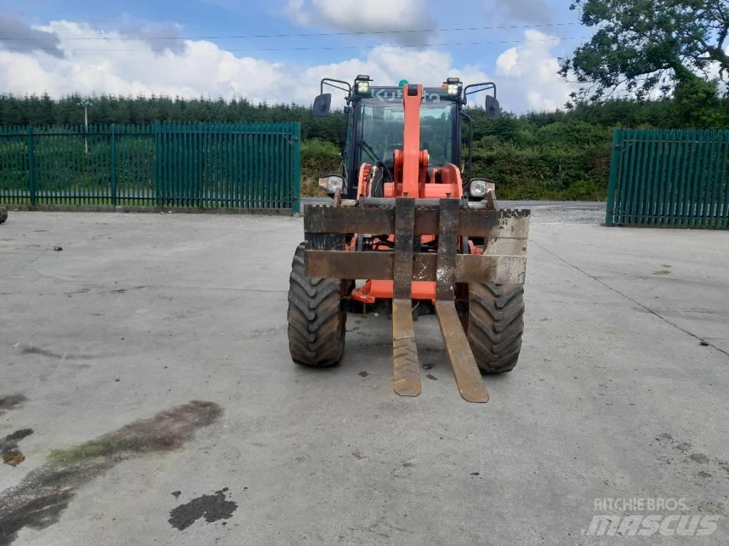 Kubota R 085 Iekrāvēji uz riteņiem