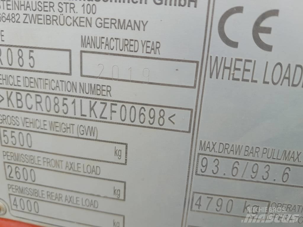 Kubota R 085 Iekrāvēji uz riteņiem
