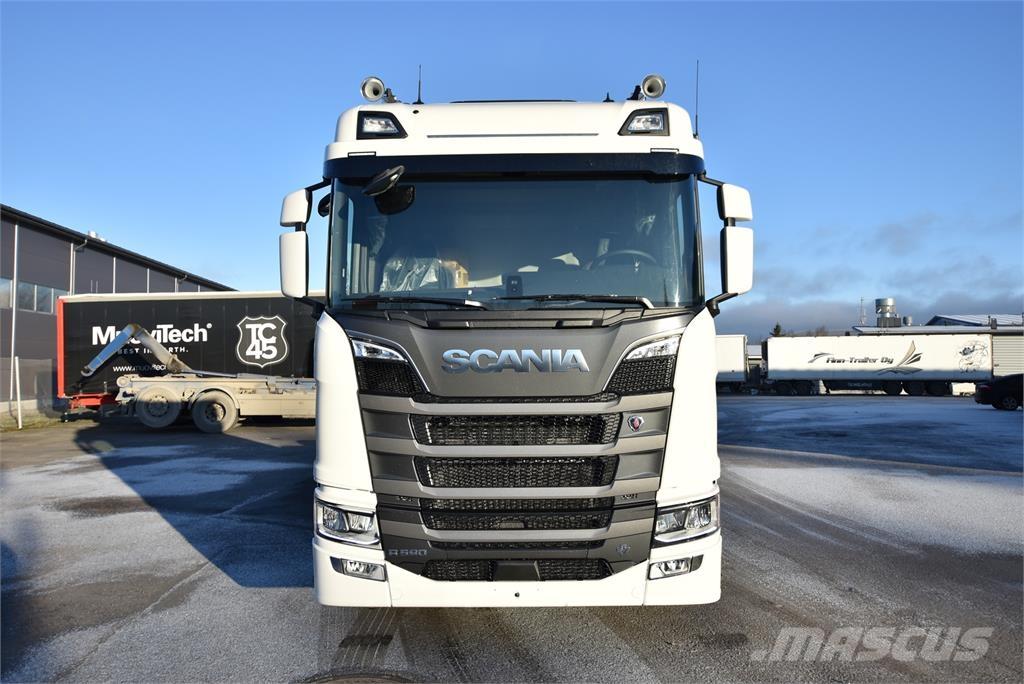 Scania R590 8X4 Šasija ar kabīni