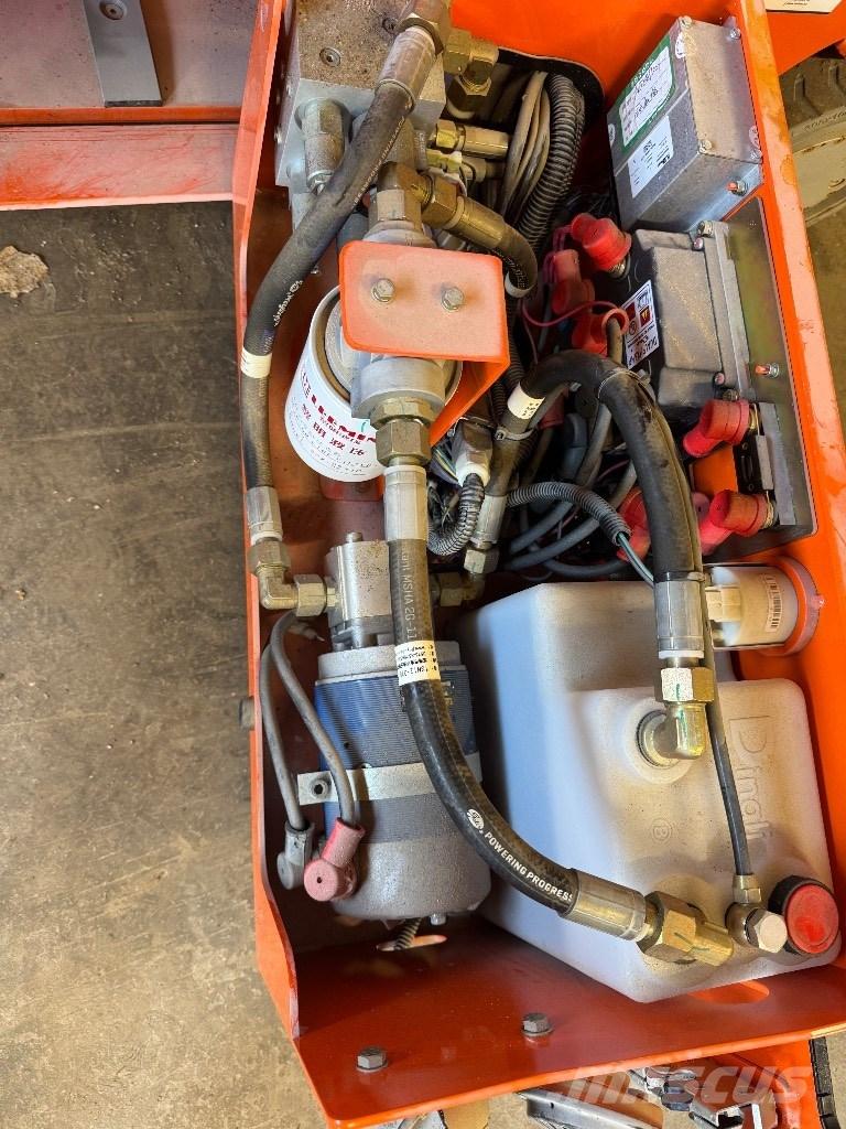 Dingli JCPT 0807 Šķerveida pacēlāji