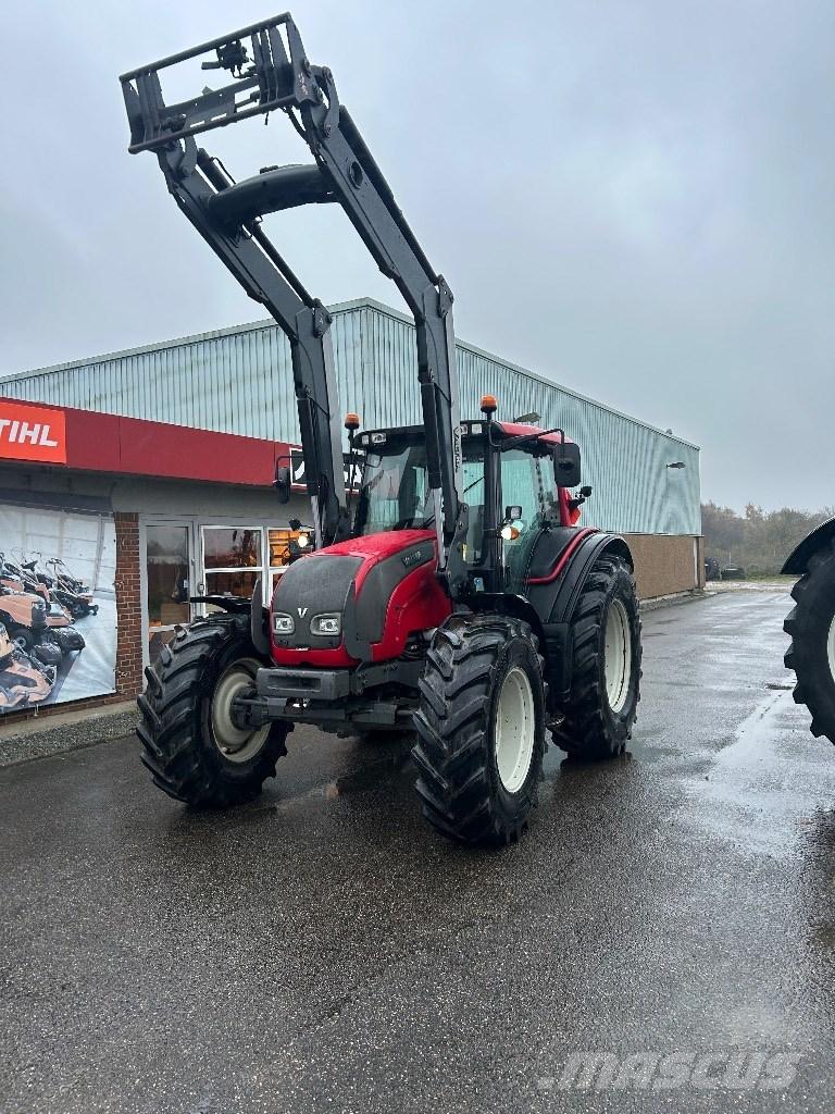 Valtra N 121 Traktori