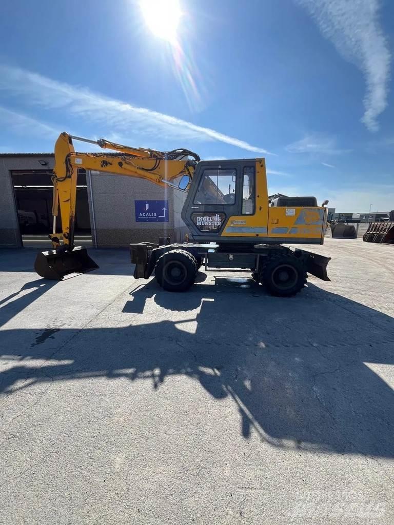 JCB JS130W Ekskavatori uz riteņiem