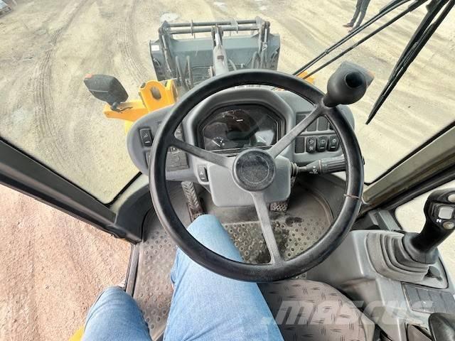 Volvo L 30 G Iekrāvēji uz riteņiem