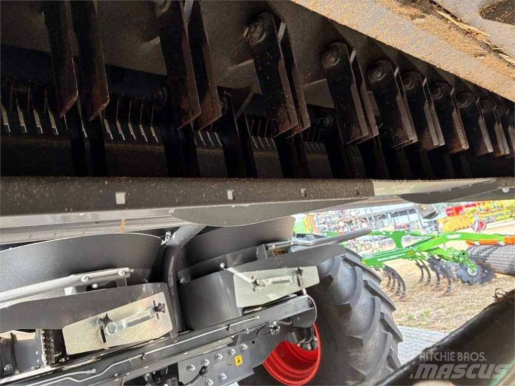 CLAAS Trion 650 Ražas novākšanas kombaini