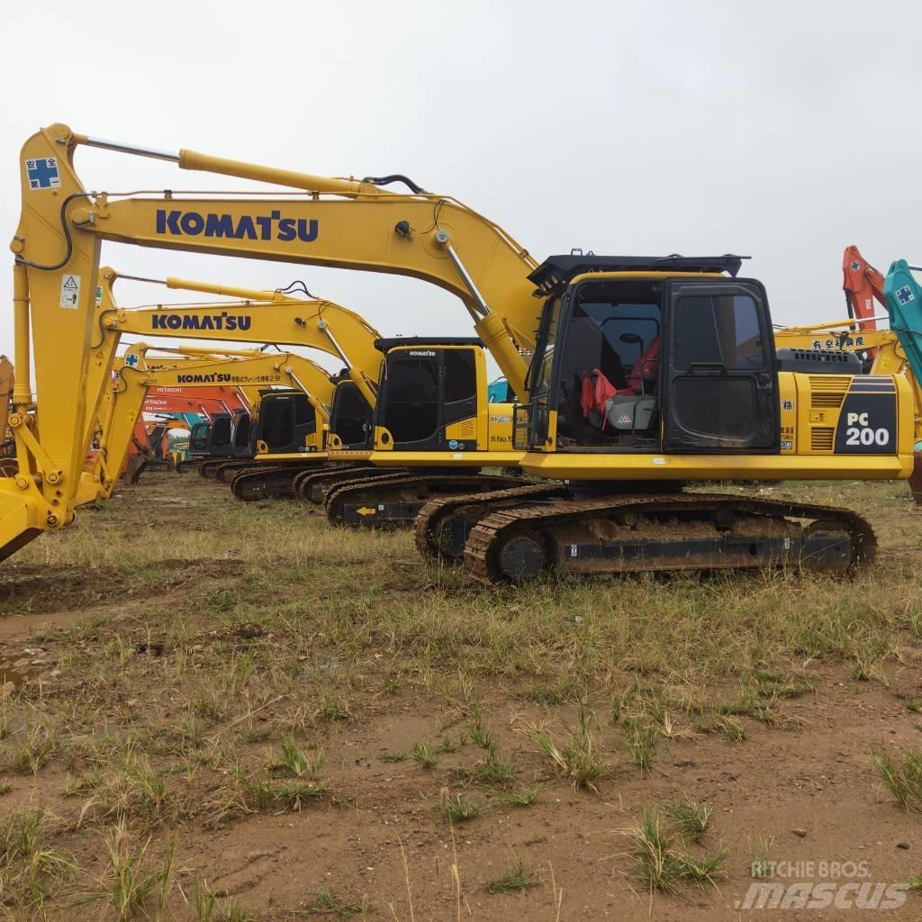 Komatsu PC200-8 Kāpurķēžu ekskavatori