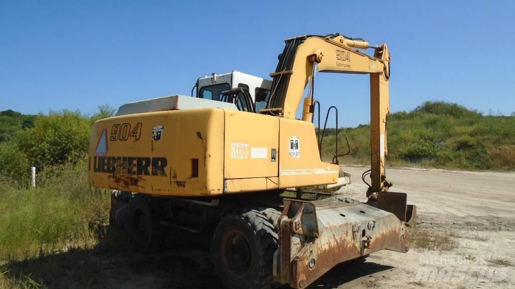 Liebherr A 904 Ekskavatori uz riteņiem