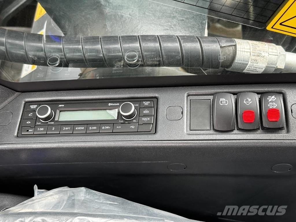 Hyundai HX 220 AL Kāpurķēžu ekskavatori