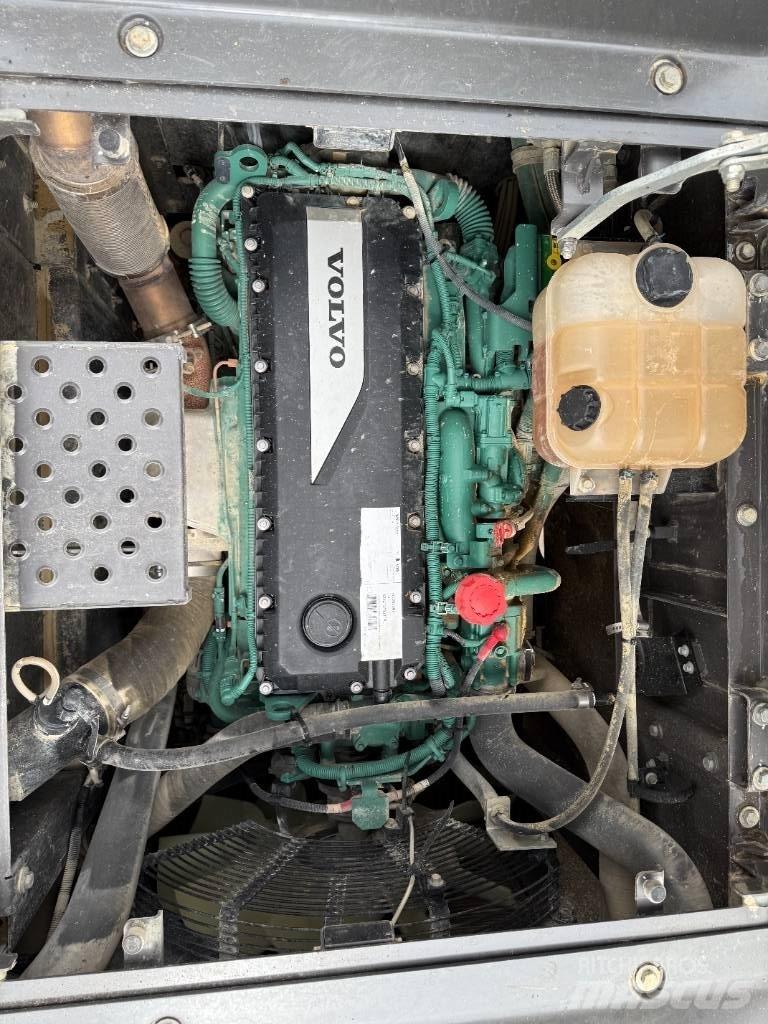 Volvo EC 300 EL Kāpurķēžu ekskavatori