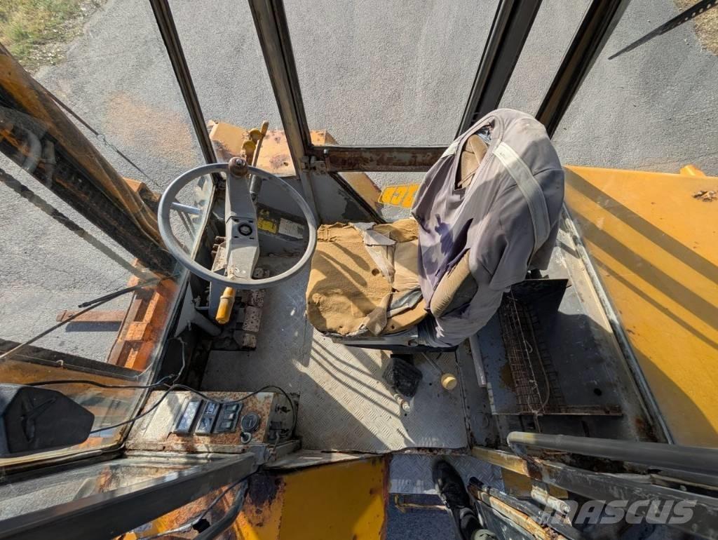 JCB 930 Apvidus autokrāvējs