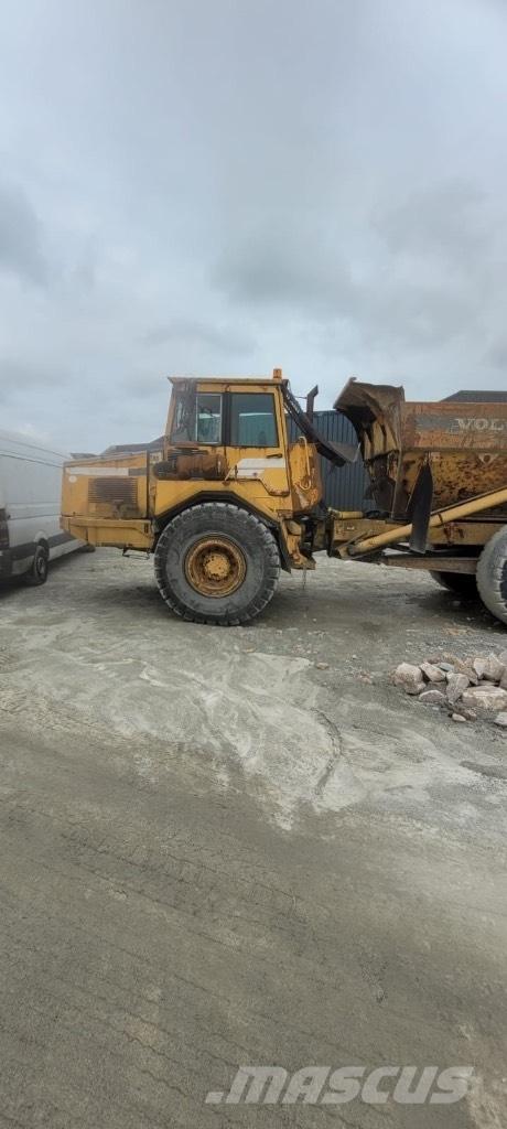 Volvo A 25 C Artikulētie pašizgāzēji