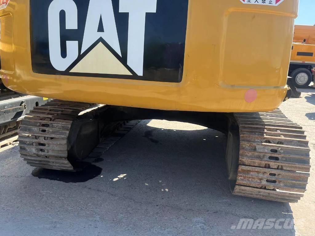 CAT 323 D L Kāpurķēžu ekskavatori