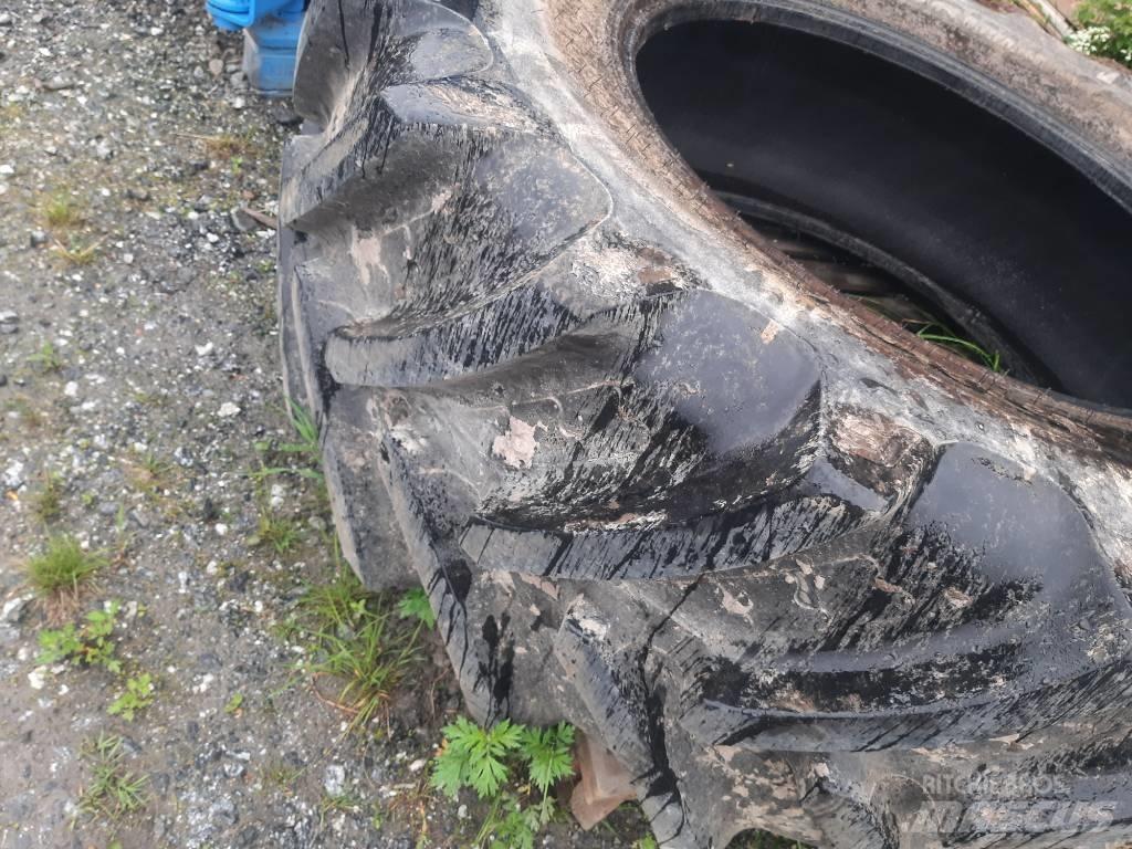 BKT 580/70R38 Riepas, riteņi un diski